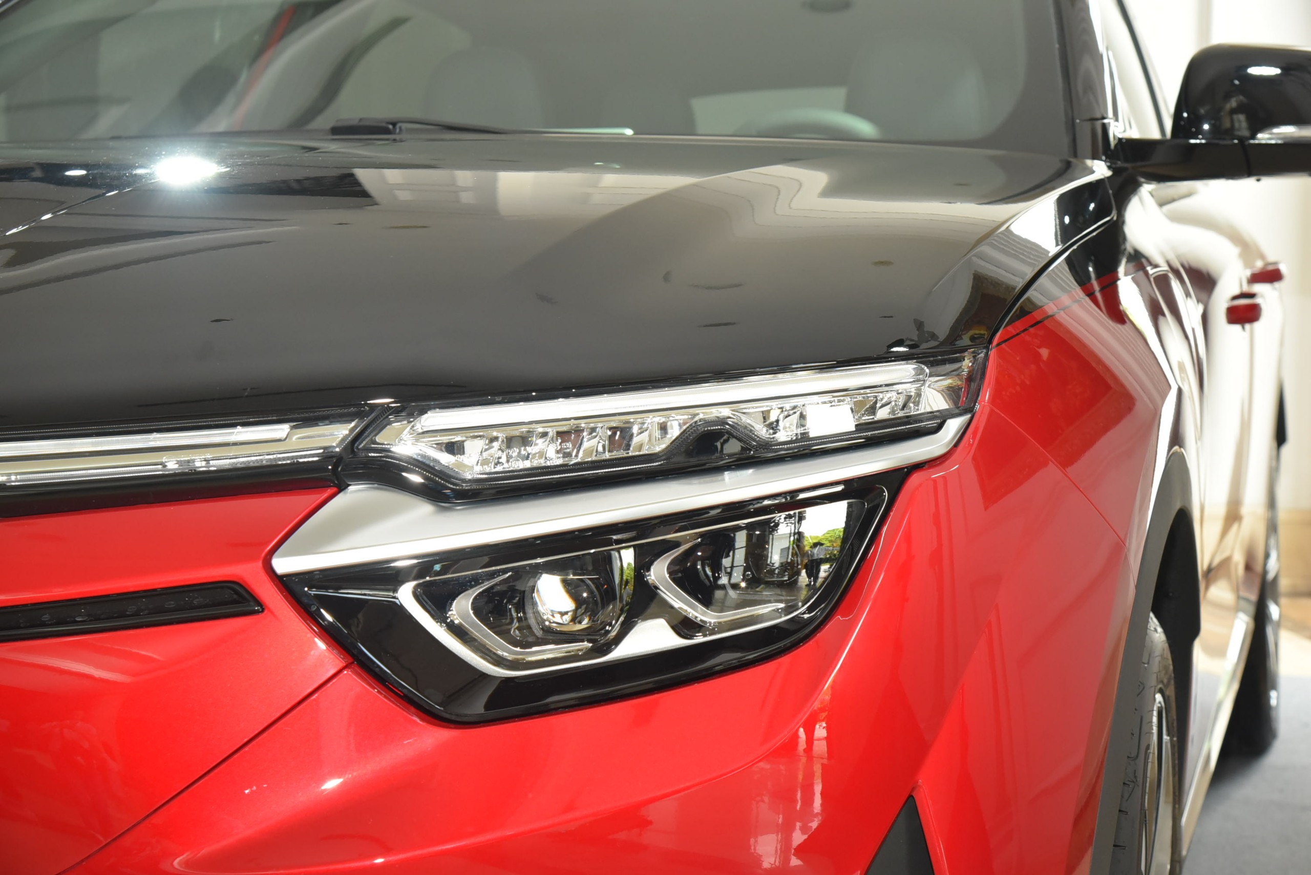 vinfast vf8 plus 4