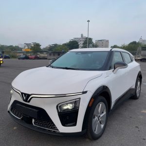 VinFast VF7 Eco Trắng